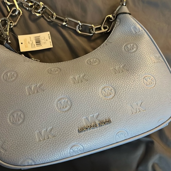 Michael Kors CORA Medium Zip Pouchette Chain Shoulder Crossbody Bag in pale blue - Picture 2 of 10